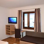 Konukevi Gaestehaus Elisabeth 3*