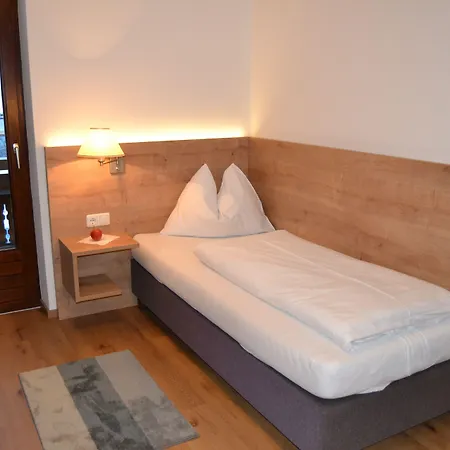 Gaestehaus Elisabeth 招待所 3*