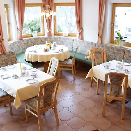 Πανσιόν Gaestehaus Elisabeth 3*