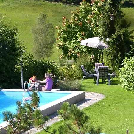 Gaestehaus Elisabeth Pensión 3*