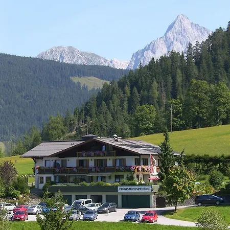 Gaestehaus Elisabeth Pensión 3*